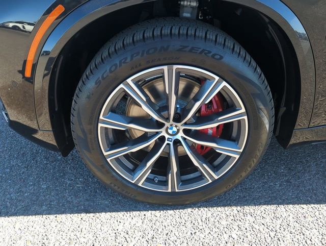 Used 2026 BMW X5 sDrive40i w/ M Sport Package image 10