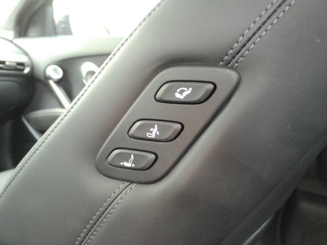 Used 2024 Genesis GV60 RWD image 29