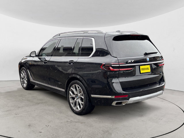 Used 2023 BMW X7 xDrive40i w/ Parking Assistance Package AWD/4WD image 3