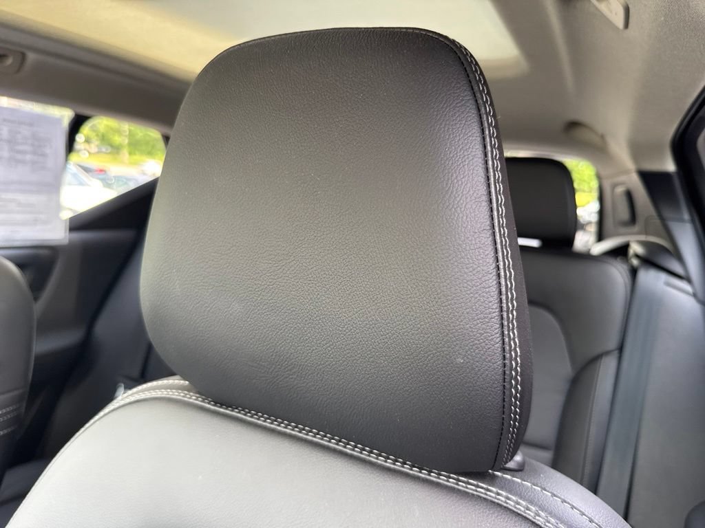 Used 2023 Volvo XC40 B5 Plus AWD/4WD image 33