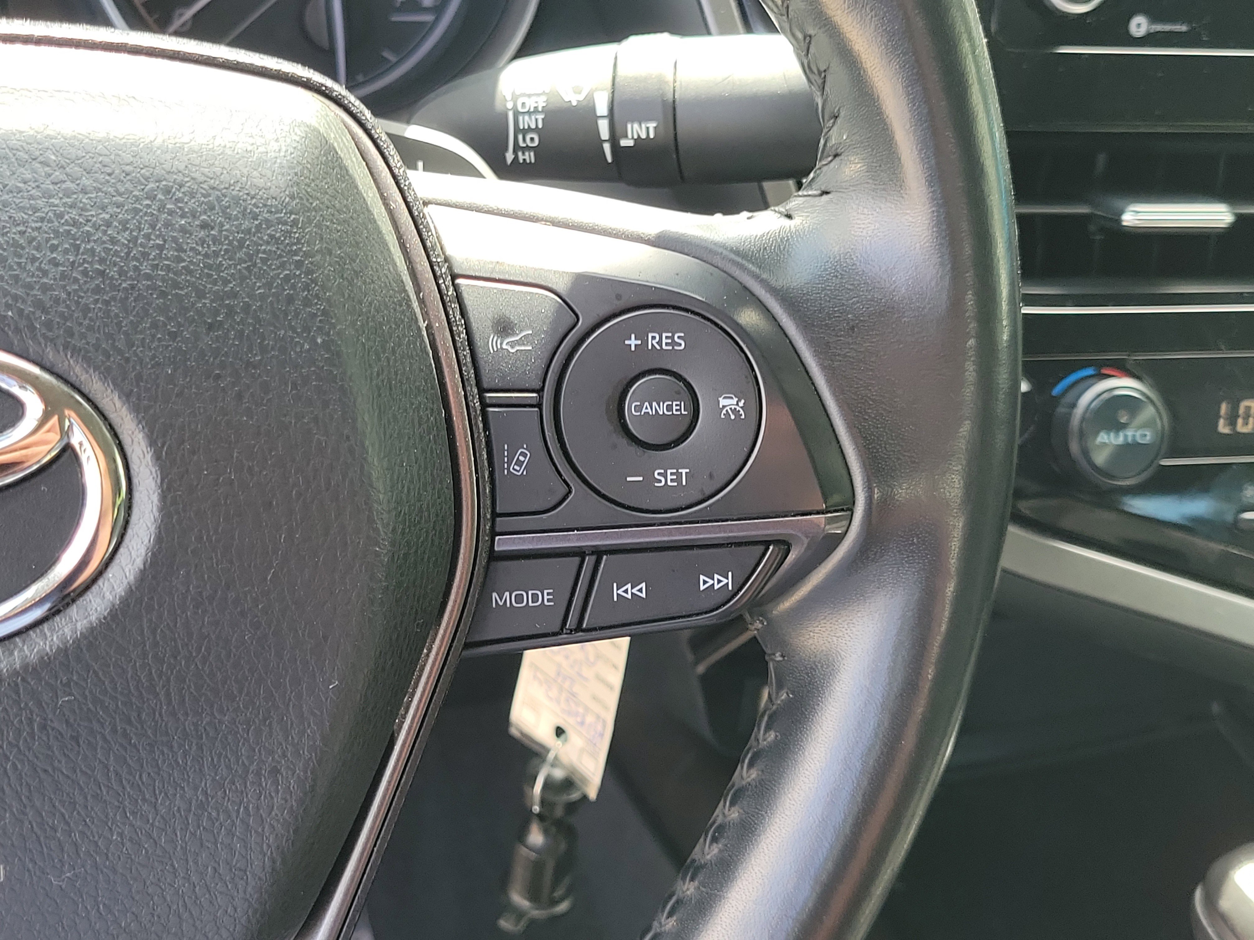 Used 2024 Toyota Camry SE image 30