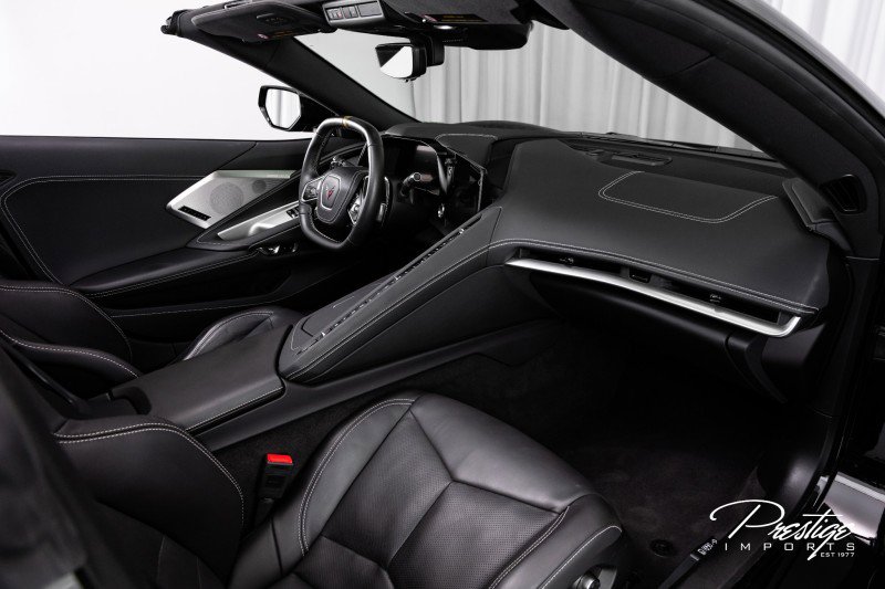 Used 2025 Chevrolet Corvette Stingray Preferred Cpe w/ 2LT image 47