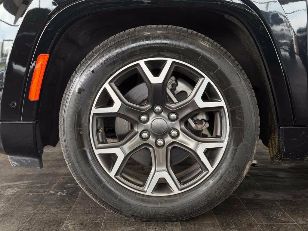 Used 2024 Jeep Wagoneer Series III AWD/4WD image 23