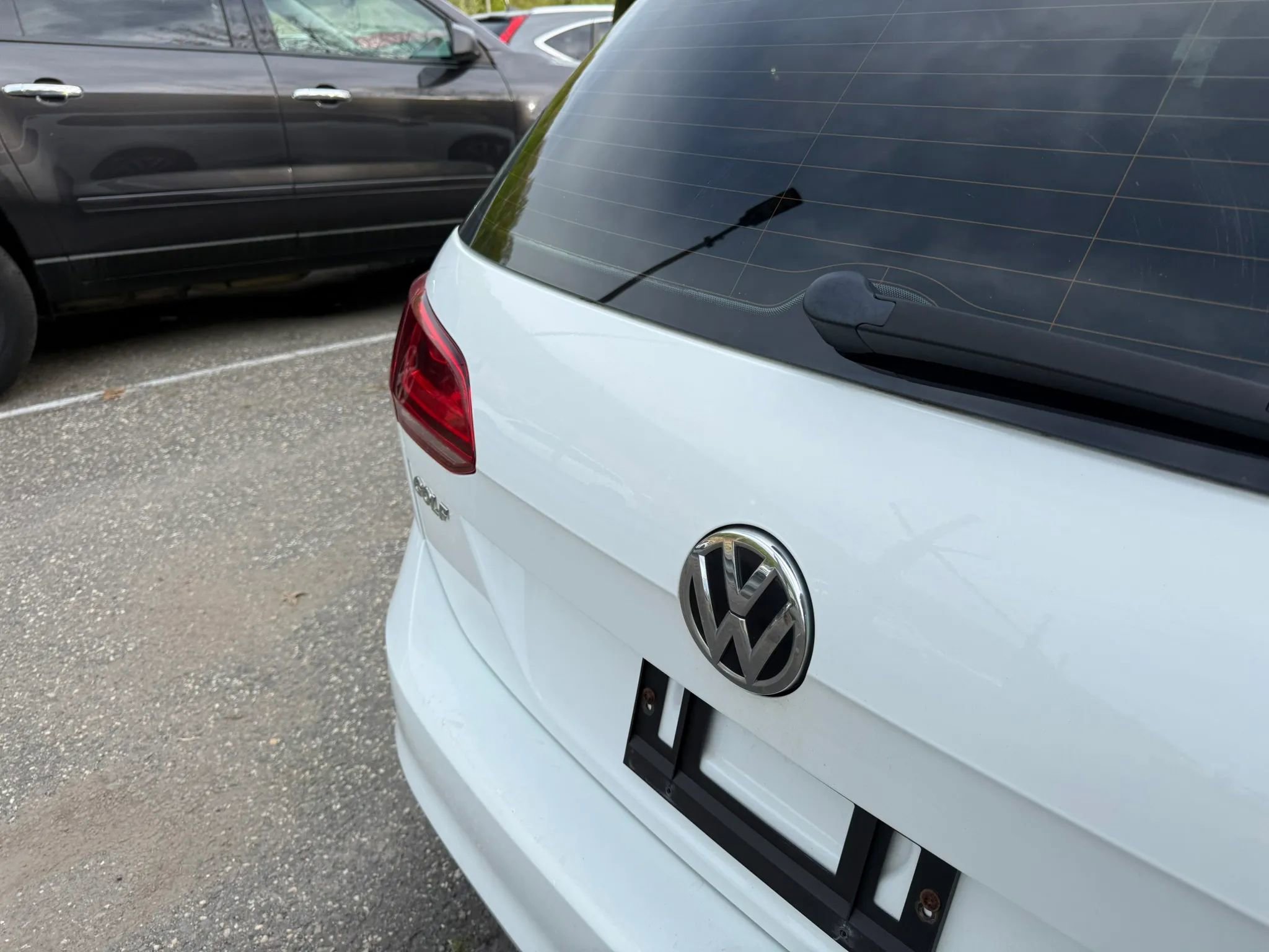Used 2016 Volkswagen Golf Limited Edition FWD image 8