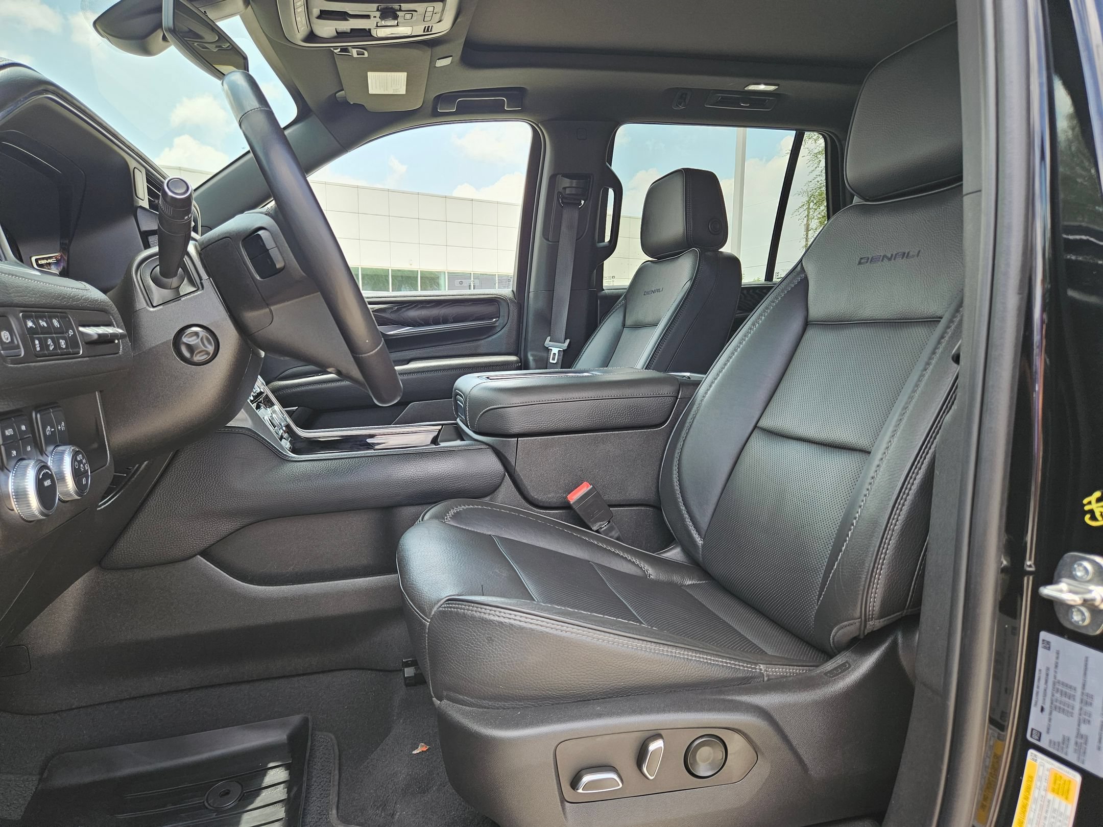 Certified 2022 GMC Yukon Denali AWD/4WD image 9