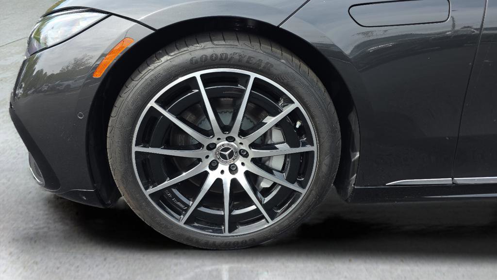 Used 2024 Mercedes-Benz EQS 580 4MATIC Sedan image 16