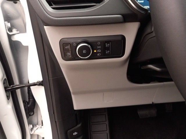 New 2025 Ford Escape SE w/ PHEV Premium Package FWD image 17