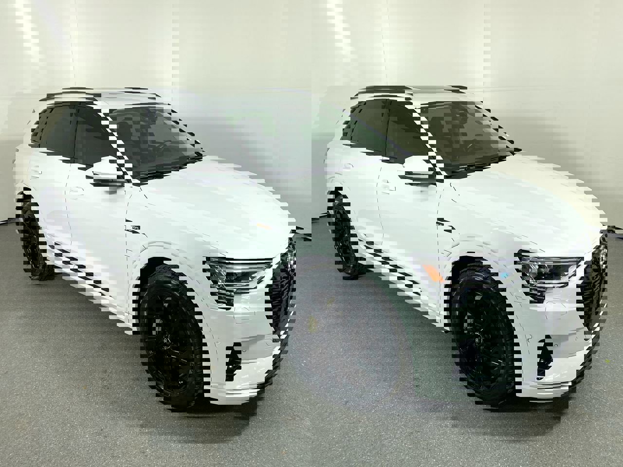 Certified 2022 Audi e-tron Premium w/ Convenience Plus Package image 29