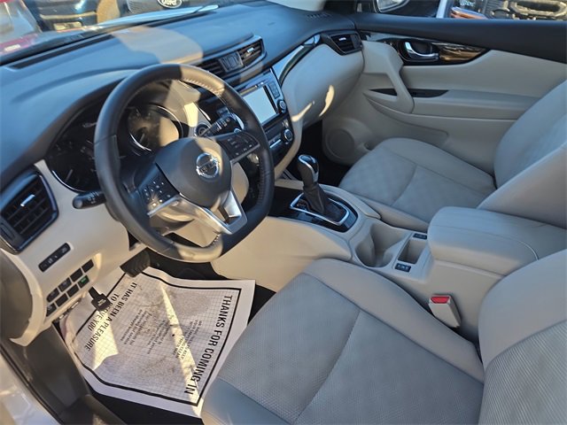 Used 2018 Nissan Rogue Sport SV w/ SV Technology Package image 16