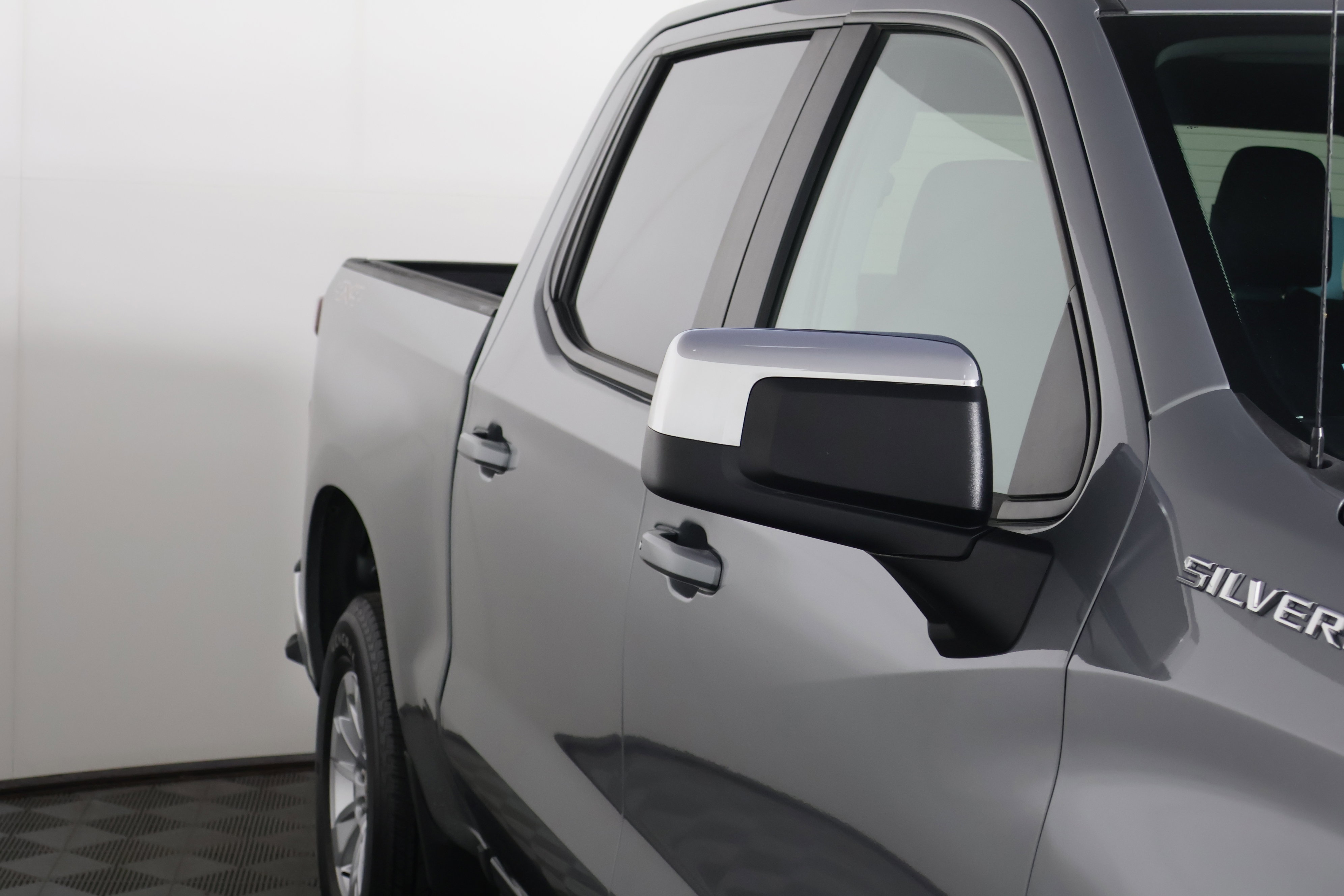 Used 2025 Chevrolet Silverado 1500 LT image 14