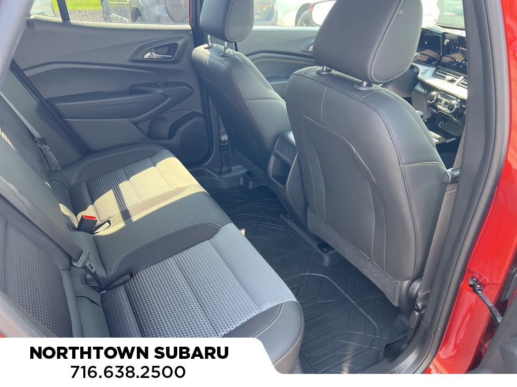 Used 2024 Chevrolet Trax LT w/ Sunroof Package image 21