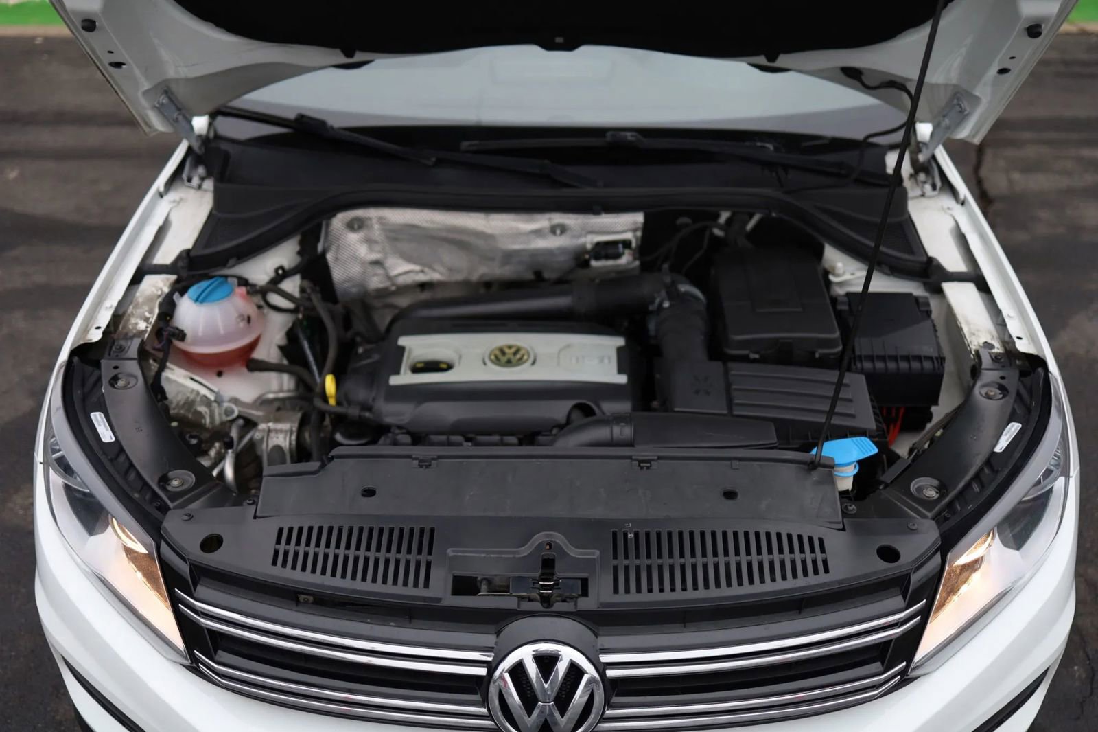 Used 2017 Volkswagen Tiguan S image 49