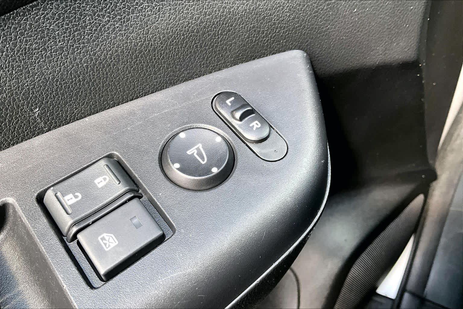 Used 2015 Honda CR-V LX image 36