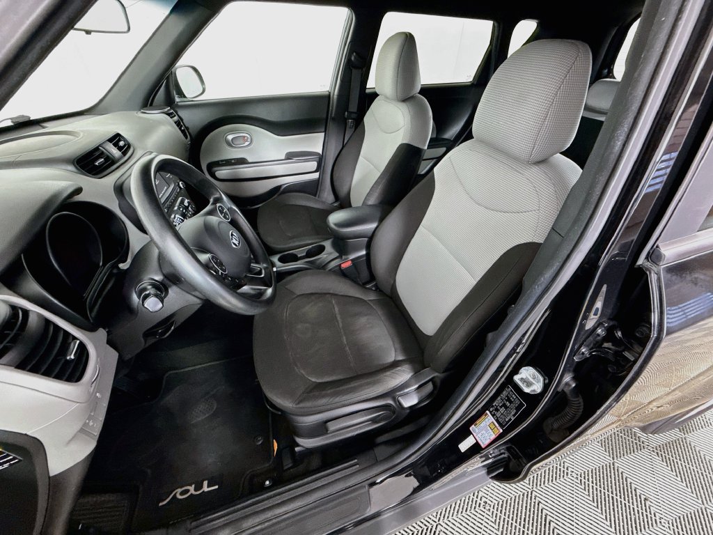 Used 2017 Kia Soul FWD image 19