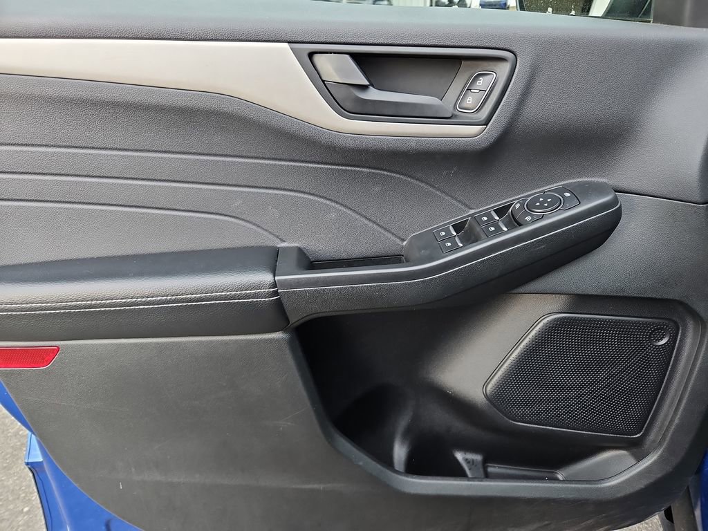Used 2022 Ford Escape SE image 24