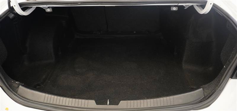 Used 2021 Chevrolet Malibu LT FWD image 31