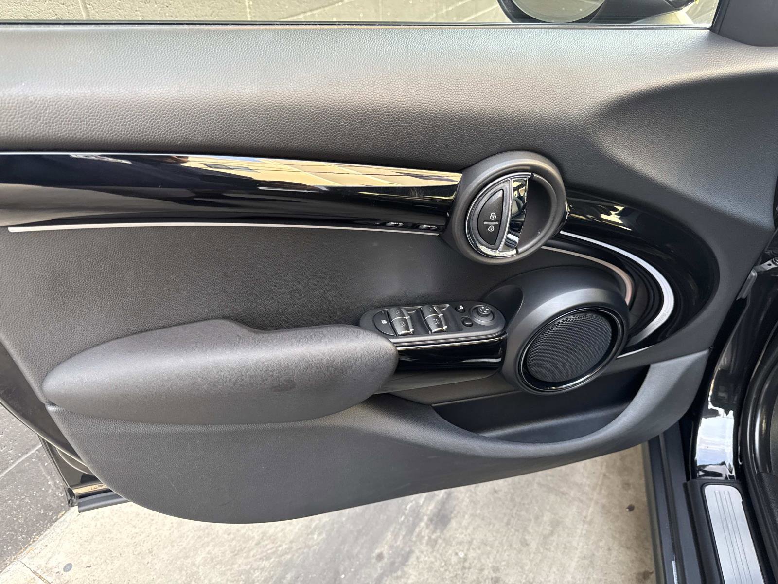 Certified 2023 MINI Cooper 4-Door Hardtop image 12