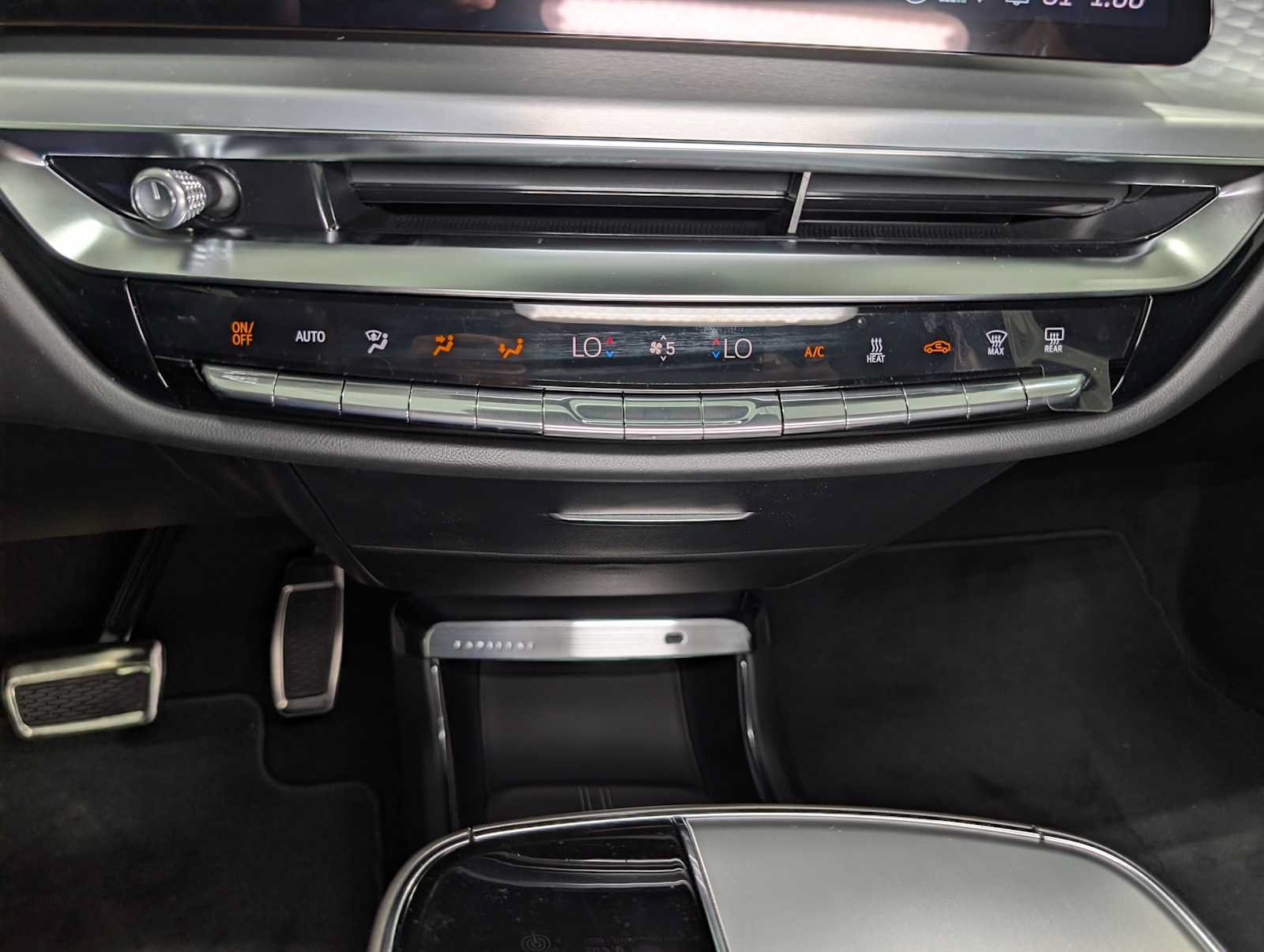 New 2027 Cadillac Lyriq Premium Luxury AWD/4WD image 29
