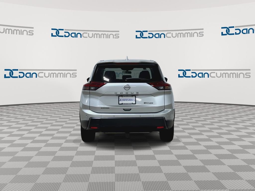 Used 2024 Nissan Rogue SV image 7