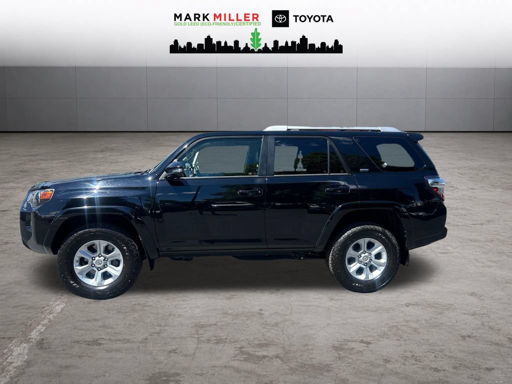 Used 2018 Toyota 4Runner SR5 Premium AWD/4WD image 2