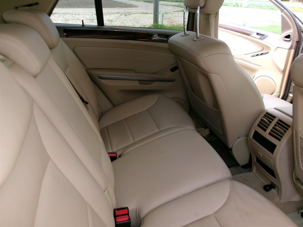 Used 2010 Mercedes-Benz ML 350 4MATIC image 38