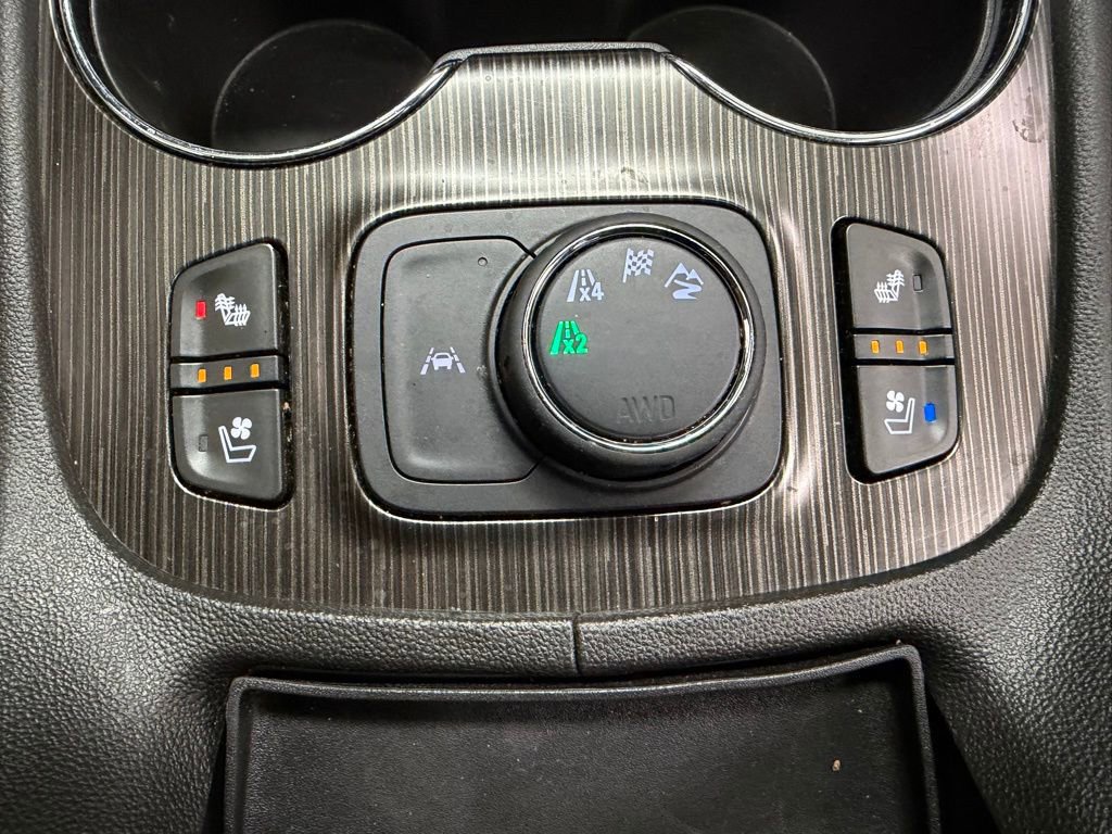 Used 2022 GMC Acadia SLT w/ Technology Package image 32