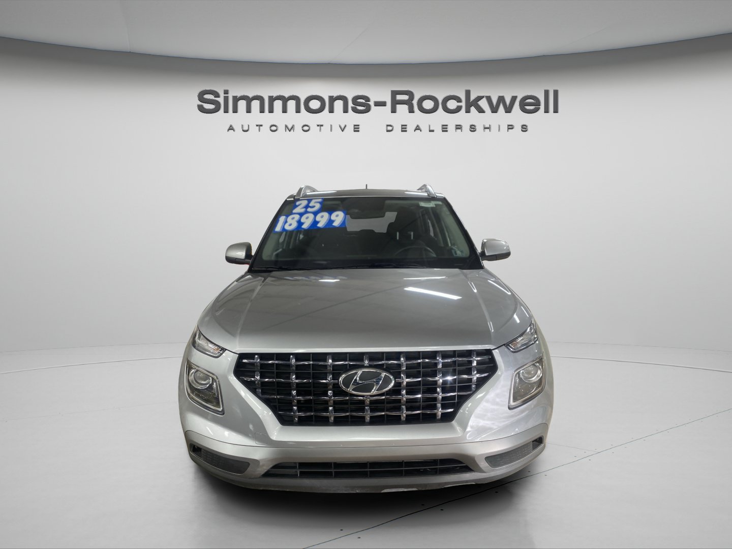 Used 2025 Hyundai Venue SEL FWD image 8