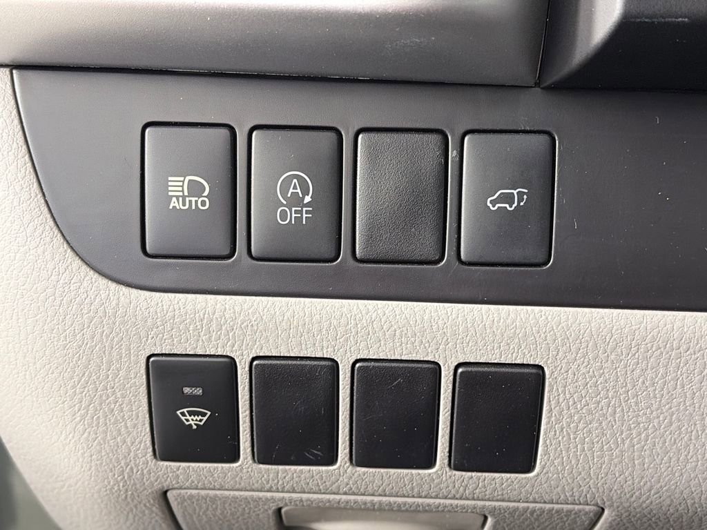 Used 2017 Toyota Highlander XLE w/ Carpet Mat Package AWD/4WD image 24