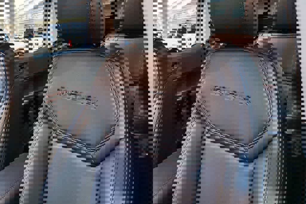 New 2025 Ford Maverick Lariat w/ Black Appearance Package image 25