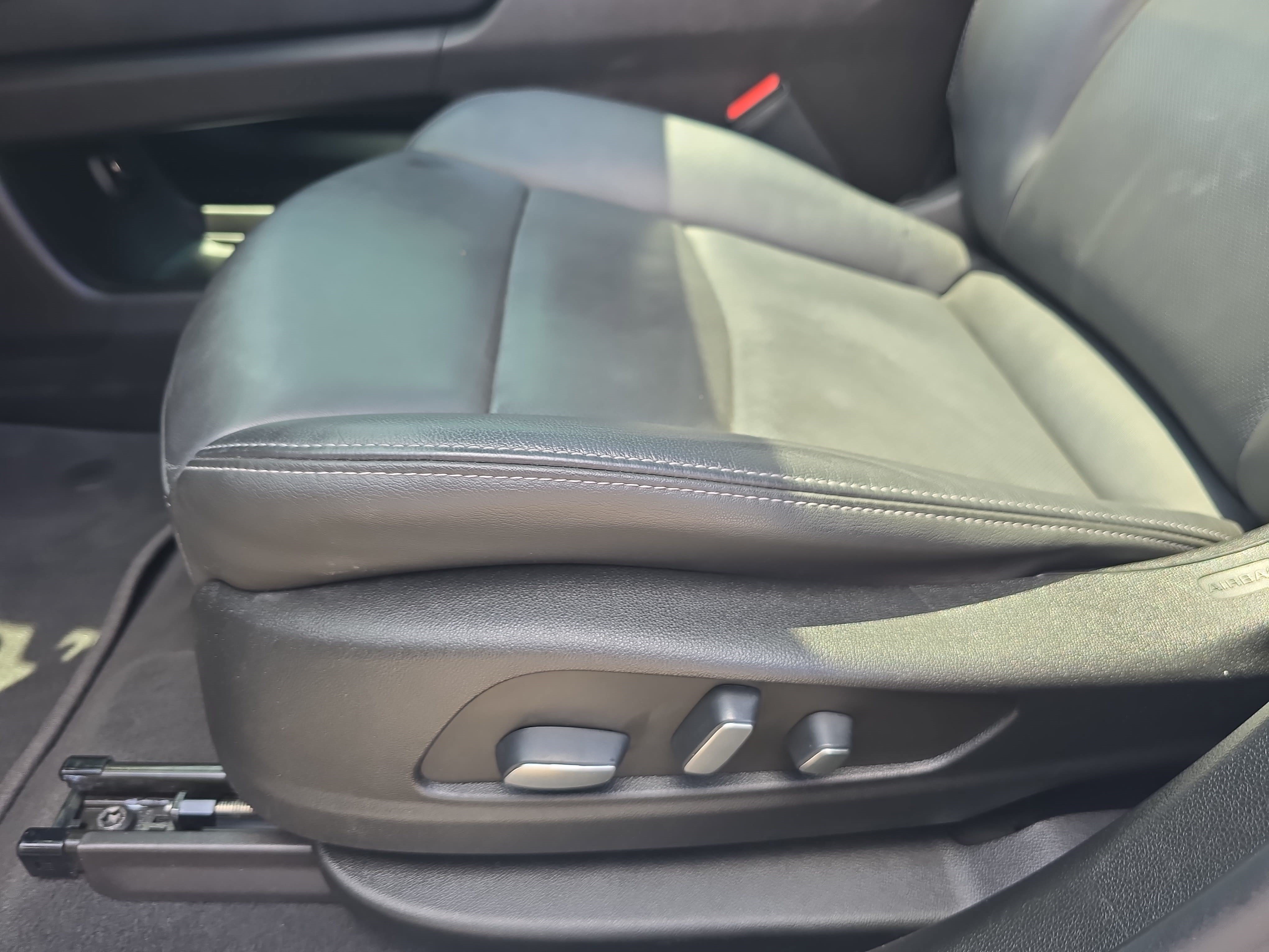 Used 2021 Cadillac XT6 Premium Luxury FWD image 30