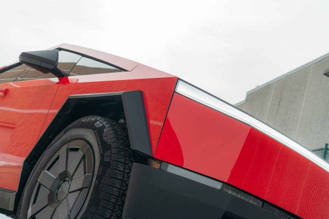 Used 2025 Tesla Cybertruck AWD Crew Cab image 29