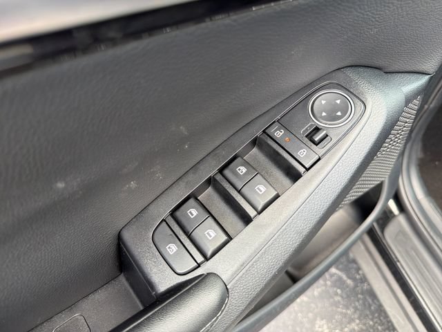 Used 2025 Kia Seltos S AWD/4WD image 13