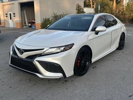 Used 2021 Toyota Camry XSE image 1