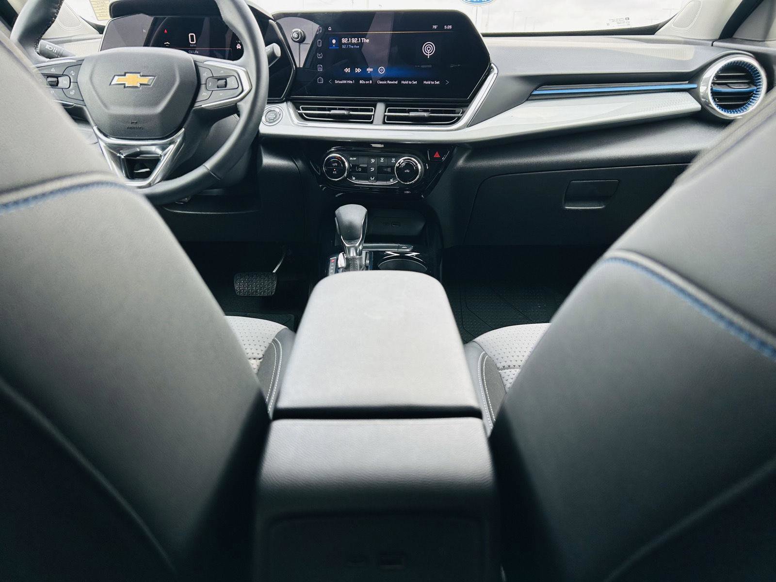 Used 2025 Chevrolet Trax LT w/ Driver Confidence Package image 24