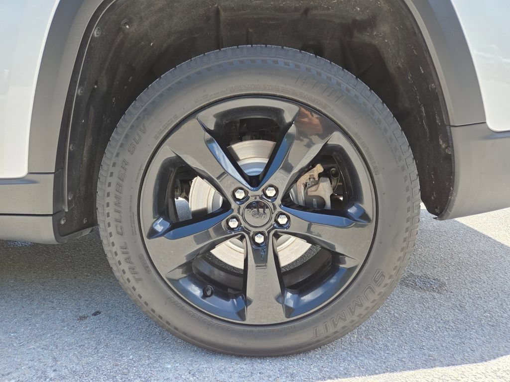 Used 2021 Jeep Grand Cherokee L Laredo AWD/4WD image 22