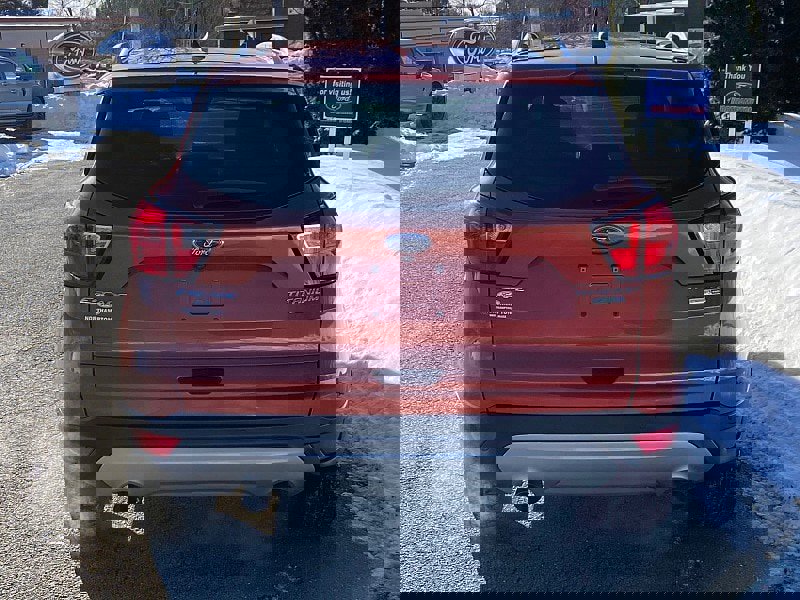 Used 2019 Ford Escape Titanium image 8