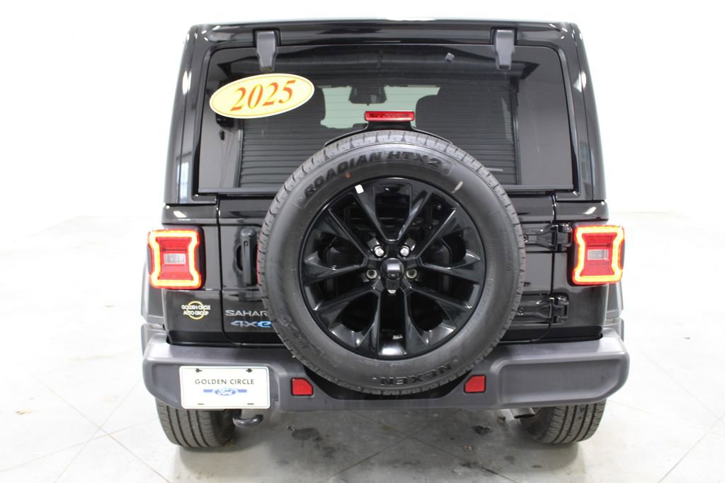 Used 2025 Jeep Wrangler Sahara 4xe image 8
