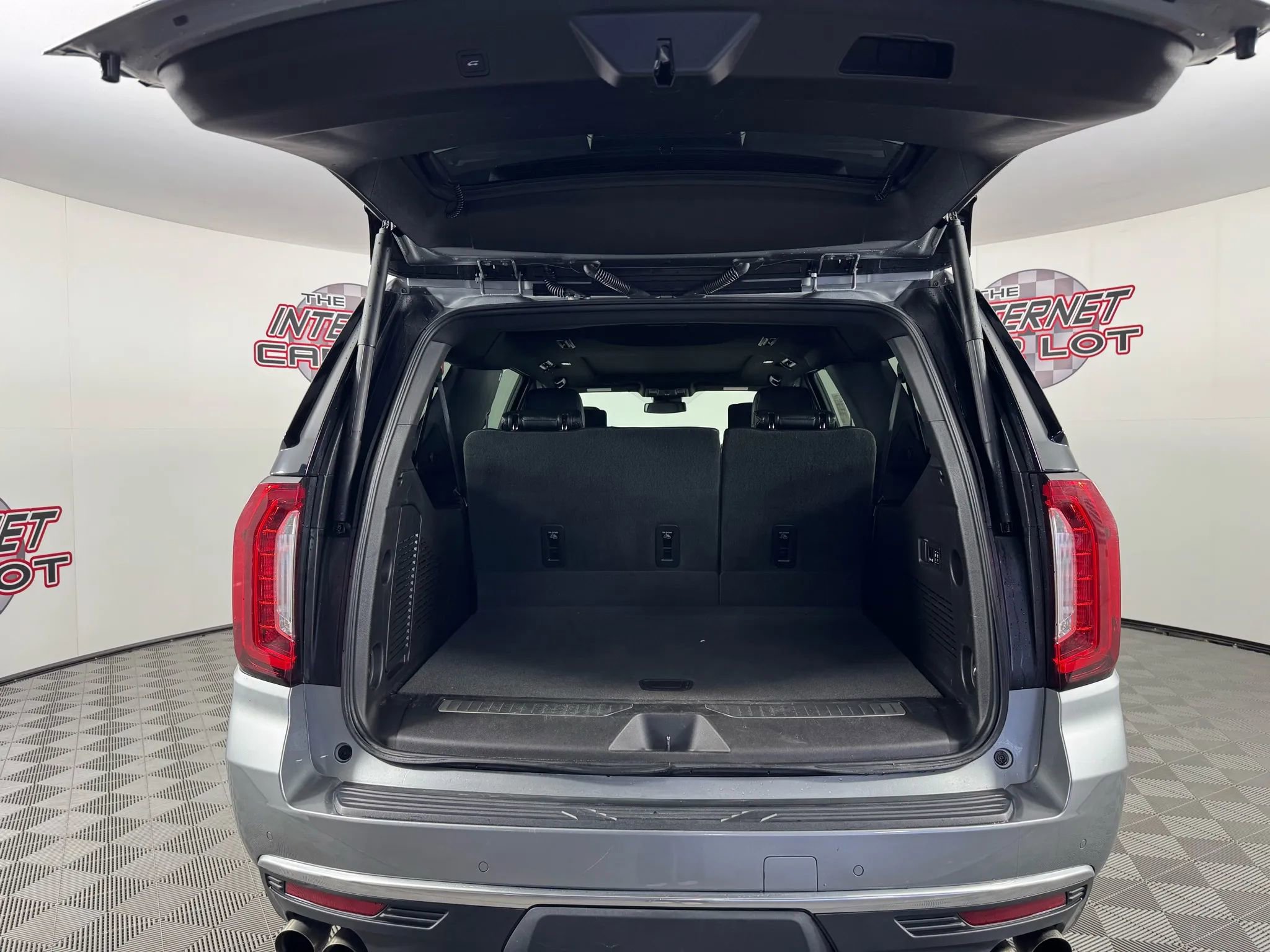 Used 2023 GMC Yukon XL Denali image 32