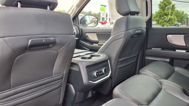 Used 2025 Ford Expedition Active image 24