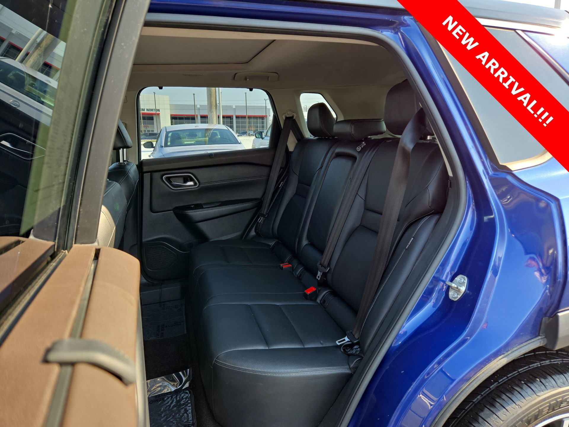 Used 2021 Nissan Rogue SL w/ Premium Package image 17