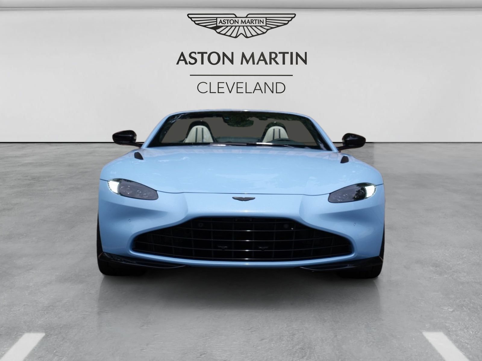 Used 2023 Aston Martin V8 Vantage Roadster RWD image 39