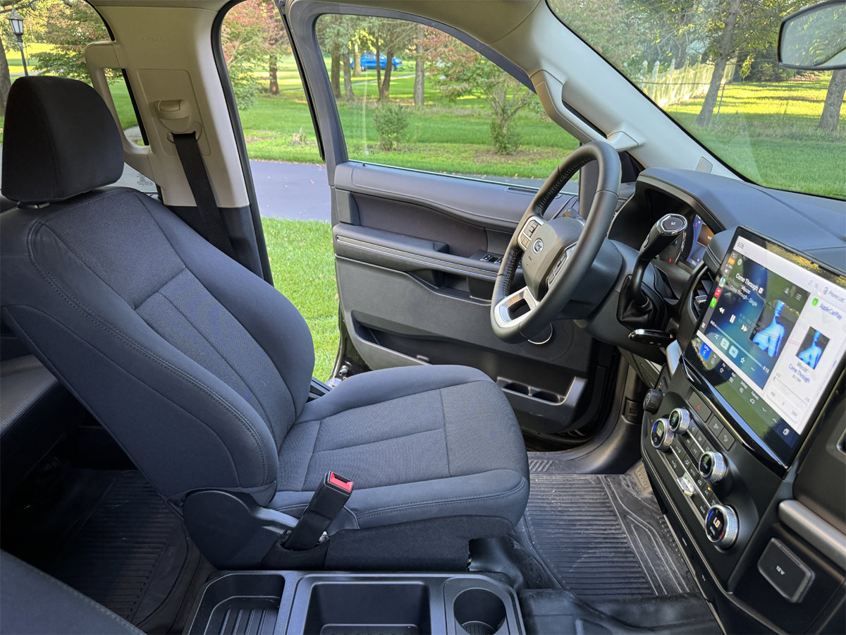 Used 2023 Ford Expedition Max XL image 5