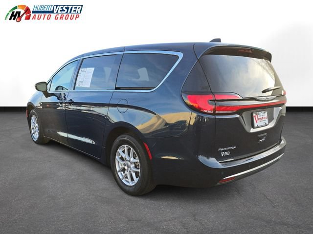 Used 2024 Chrysler Pacifica Touring-L FWD image 8