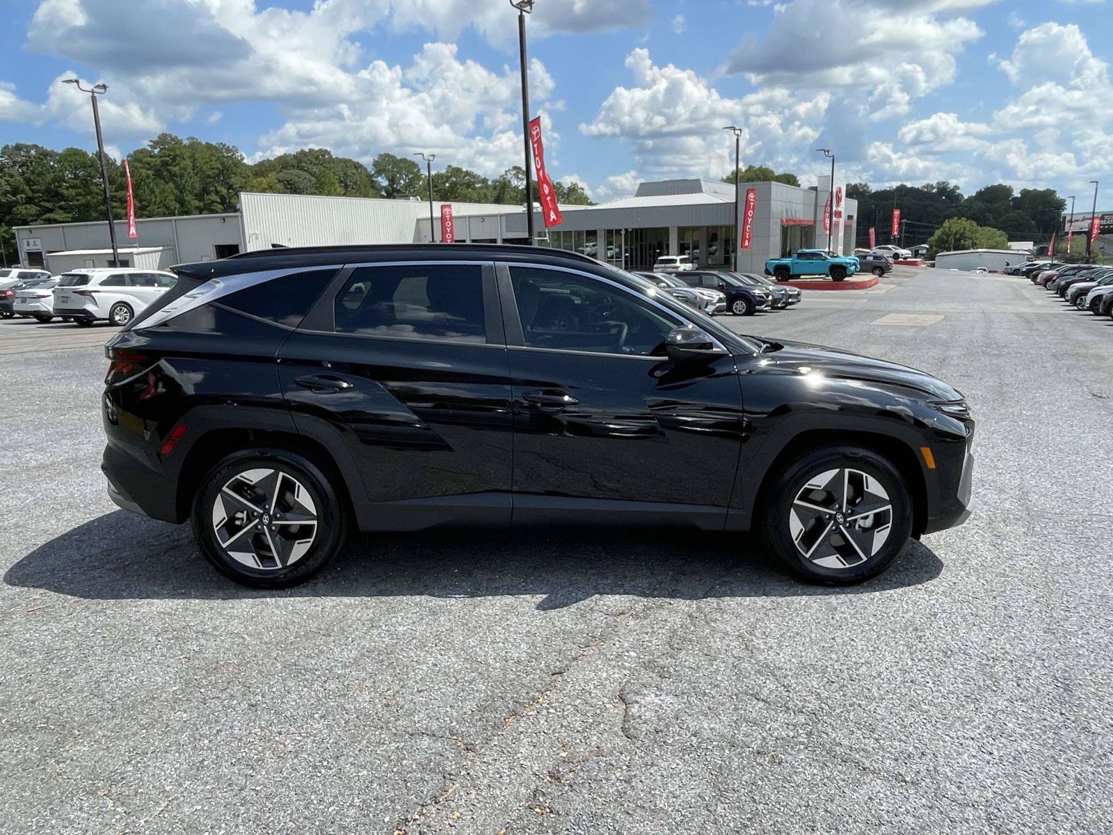 Used 2026 Hyundai Tucson SEL FWD image 2
