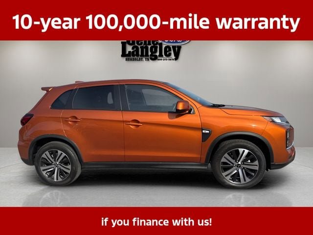 Used 2025 Mitsubishi Outlander Sport LE AWD/4WD image 2