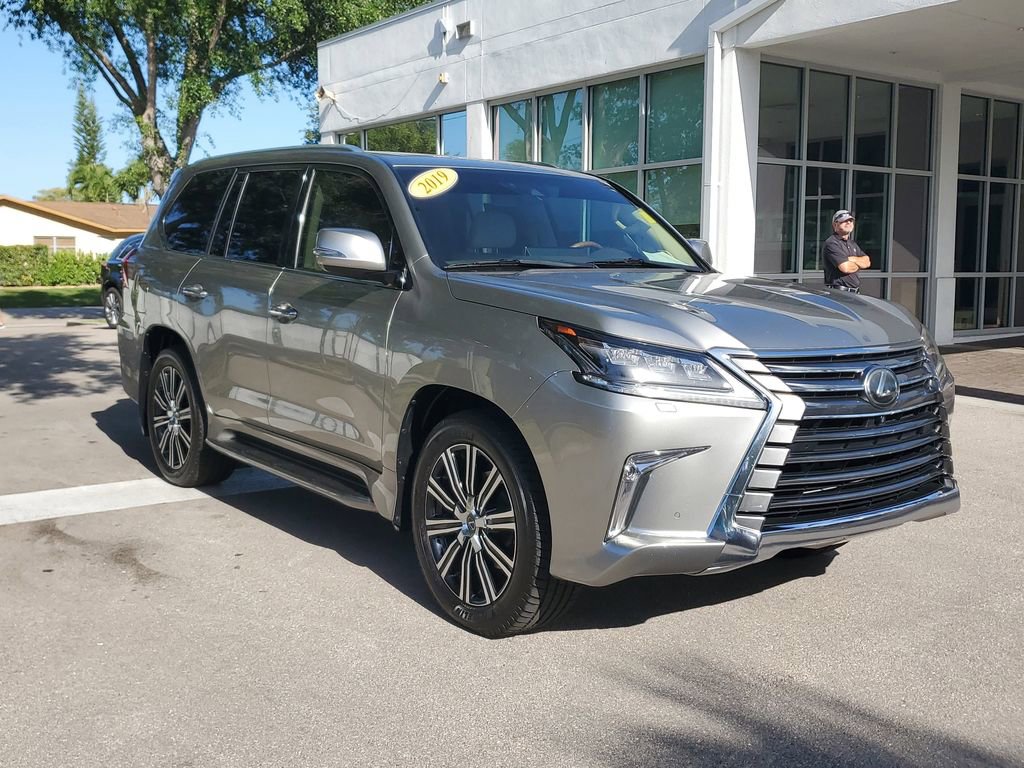 Used 2019 Lexus LX 570 4WD w/ Luxury Package image 7