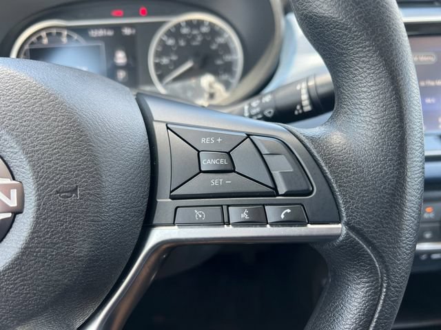 Used 2025 Nissan Versa SV FWD image 11