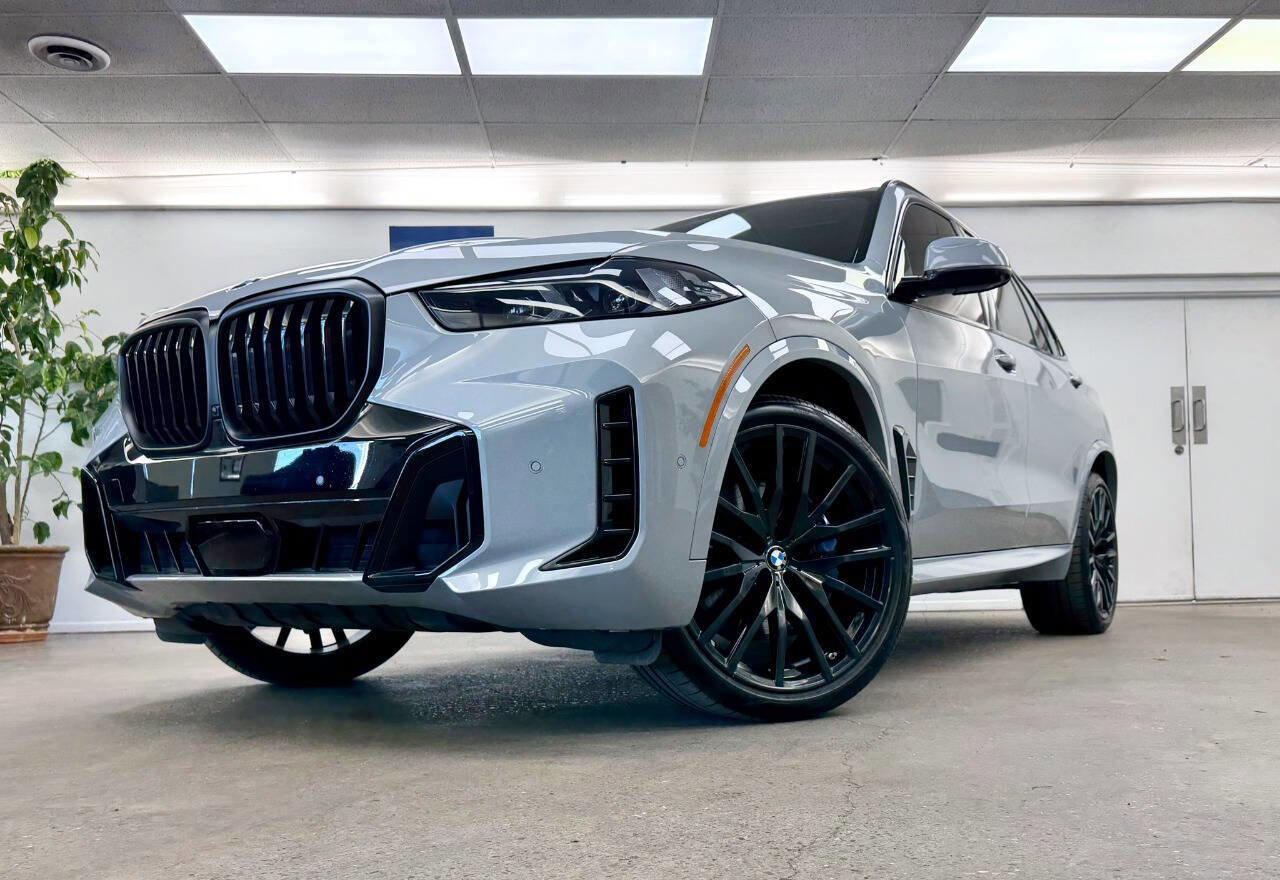 Used 2025 BMW X5 xDrive40i w/ M Sport Package image 26