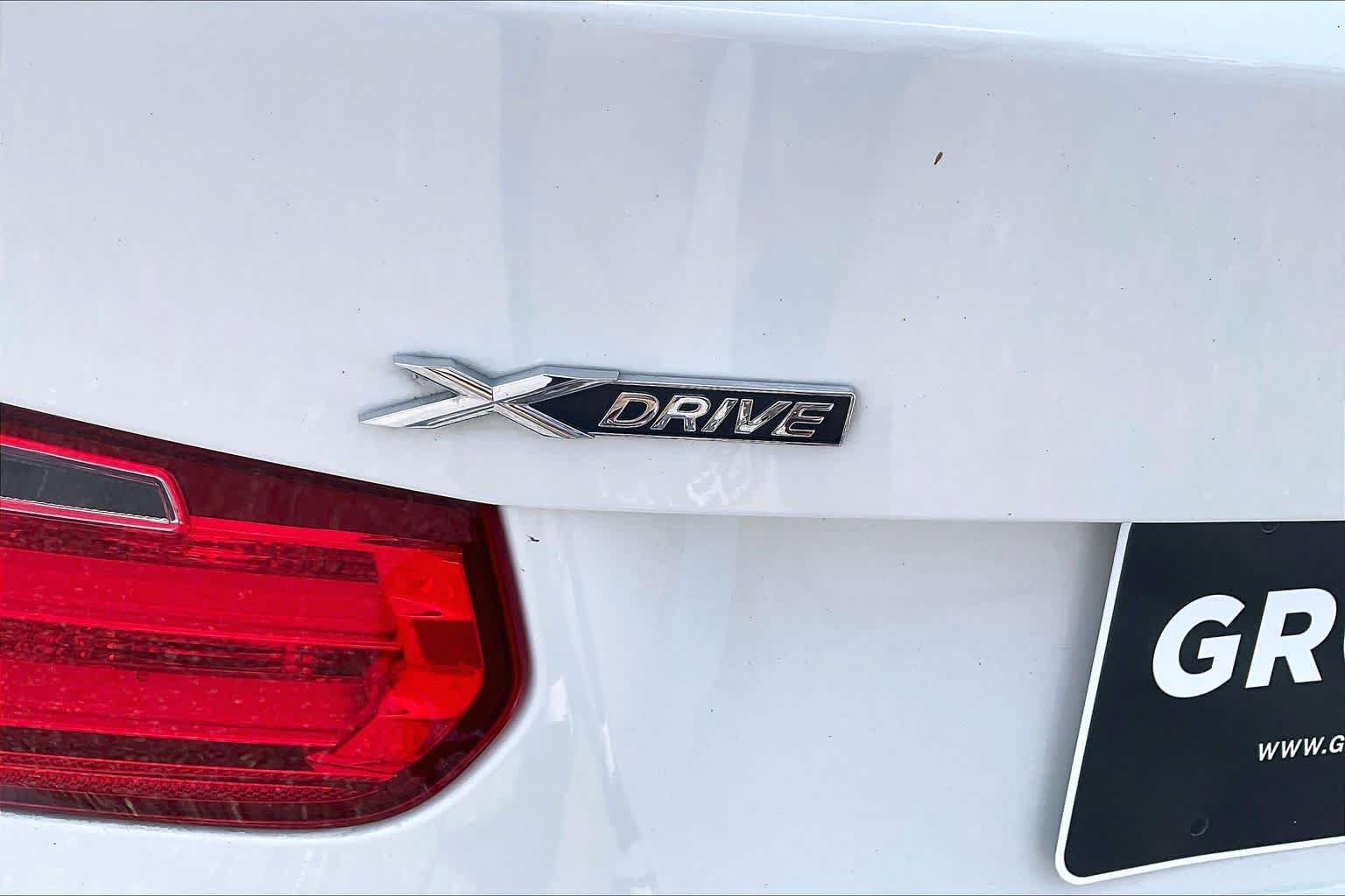 Used 2015 BMW 320i xDrive Sedan AWD/4WD image 9