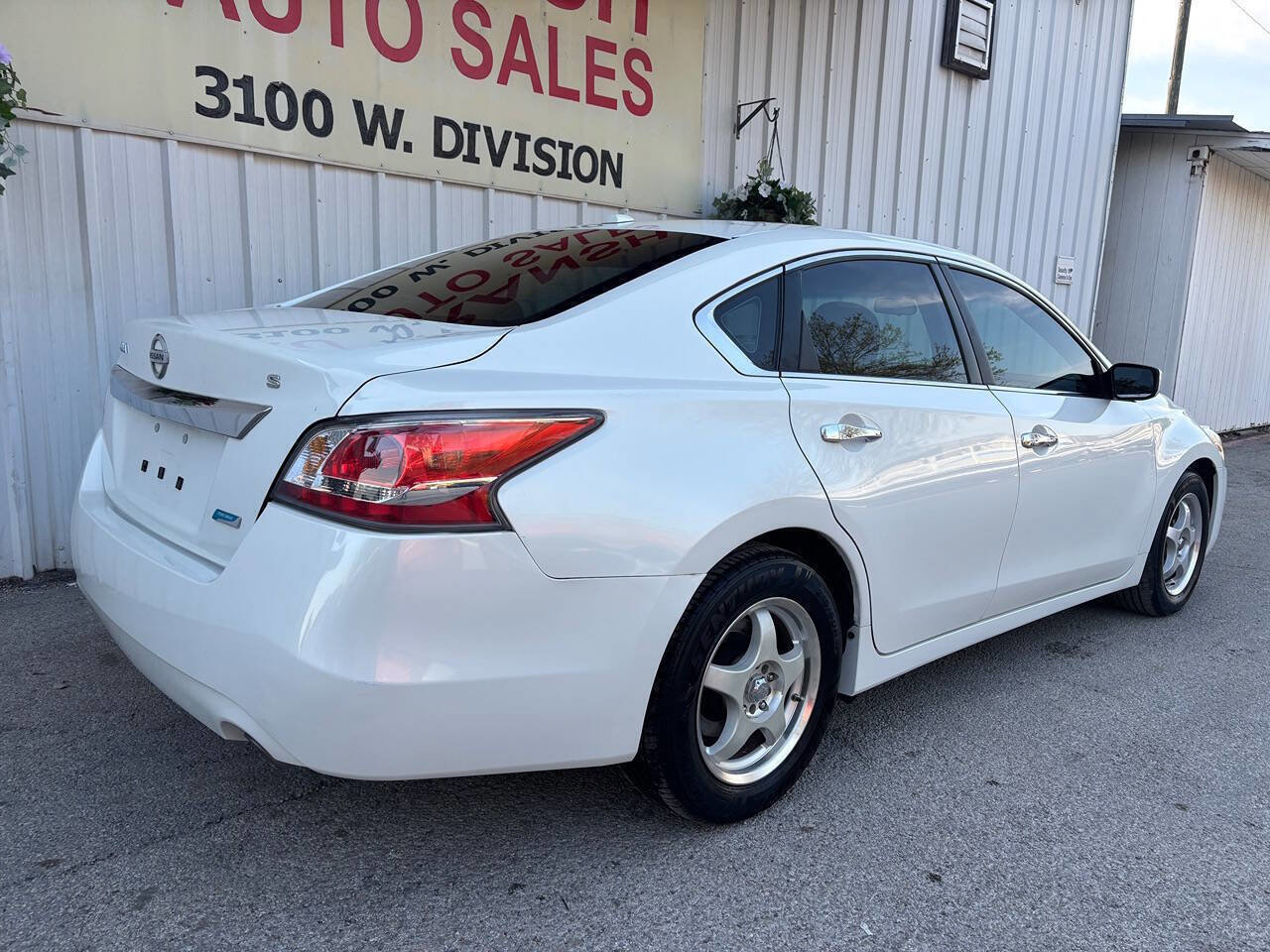 Used 2014 Nissan Altima 2.5 S w/ Display Audio Package image 10